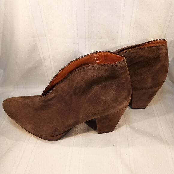 Earthies “Hailey” Brown Suede Bootie Women’s Size 9.5 - Picture 9 of 9